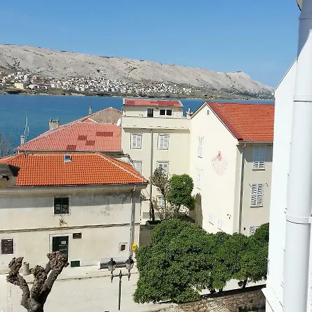 Holiday Uhlinac Feriehus Pag Town